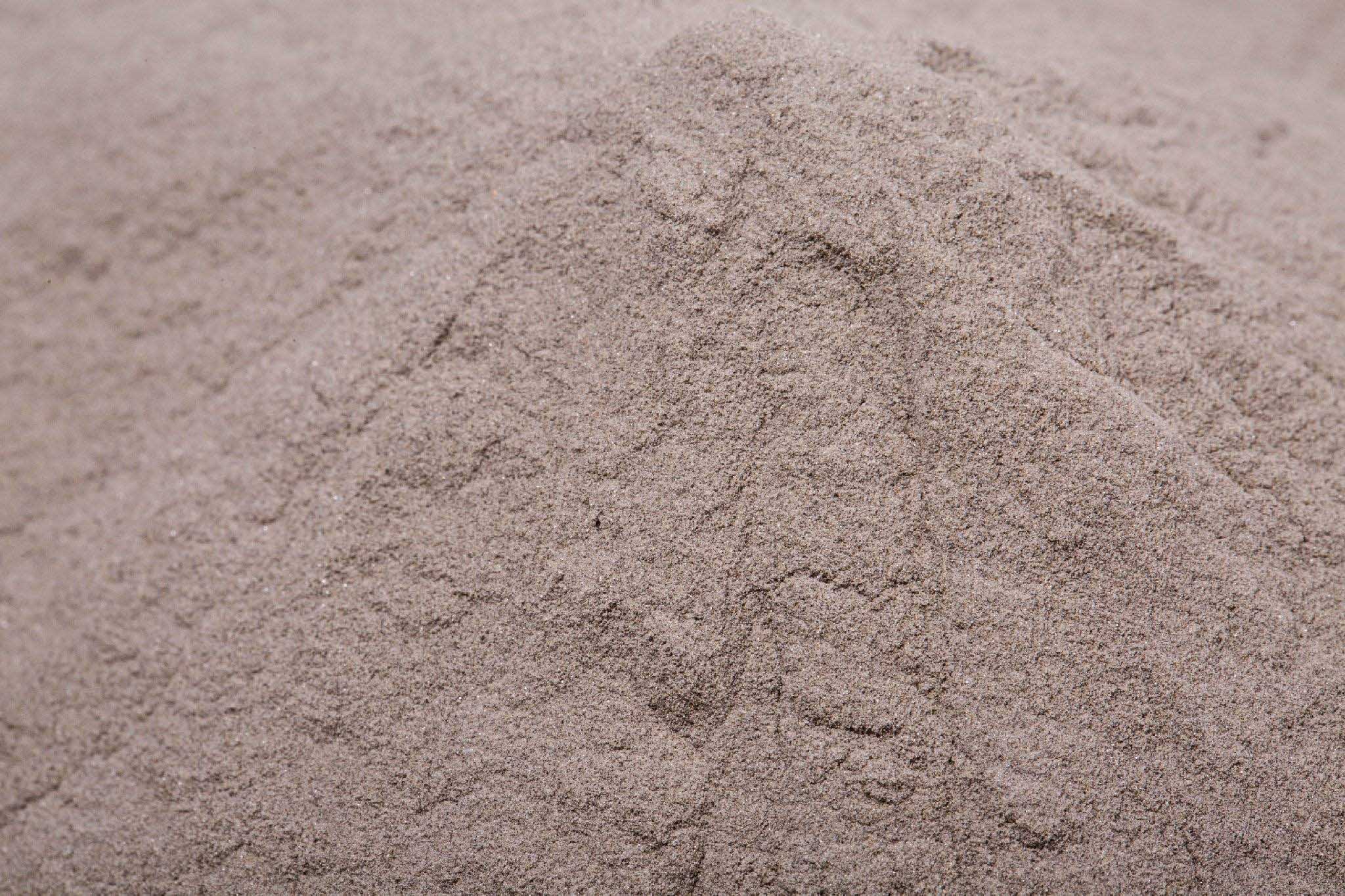 Brown fused alumina fine powder