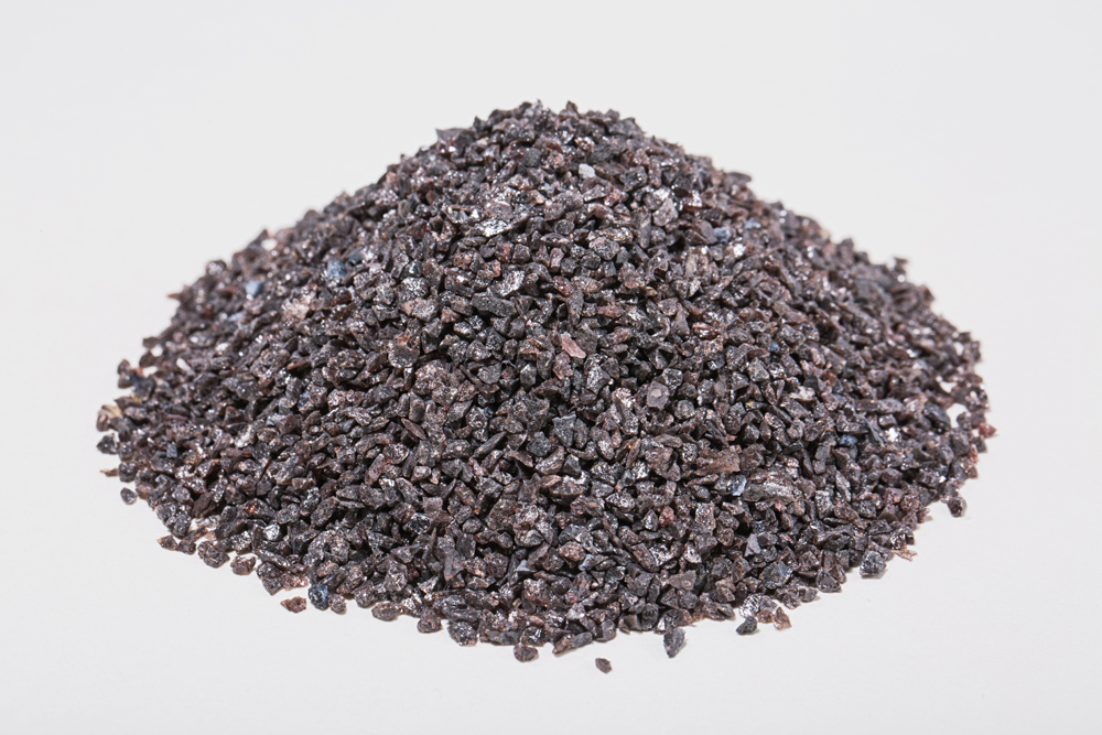 Brown fused alumina grains