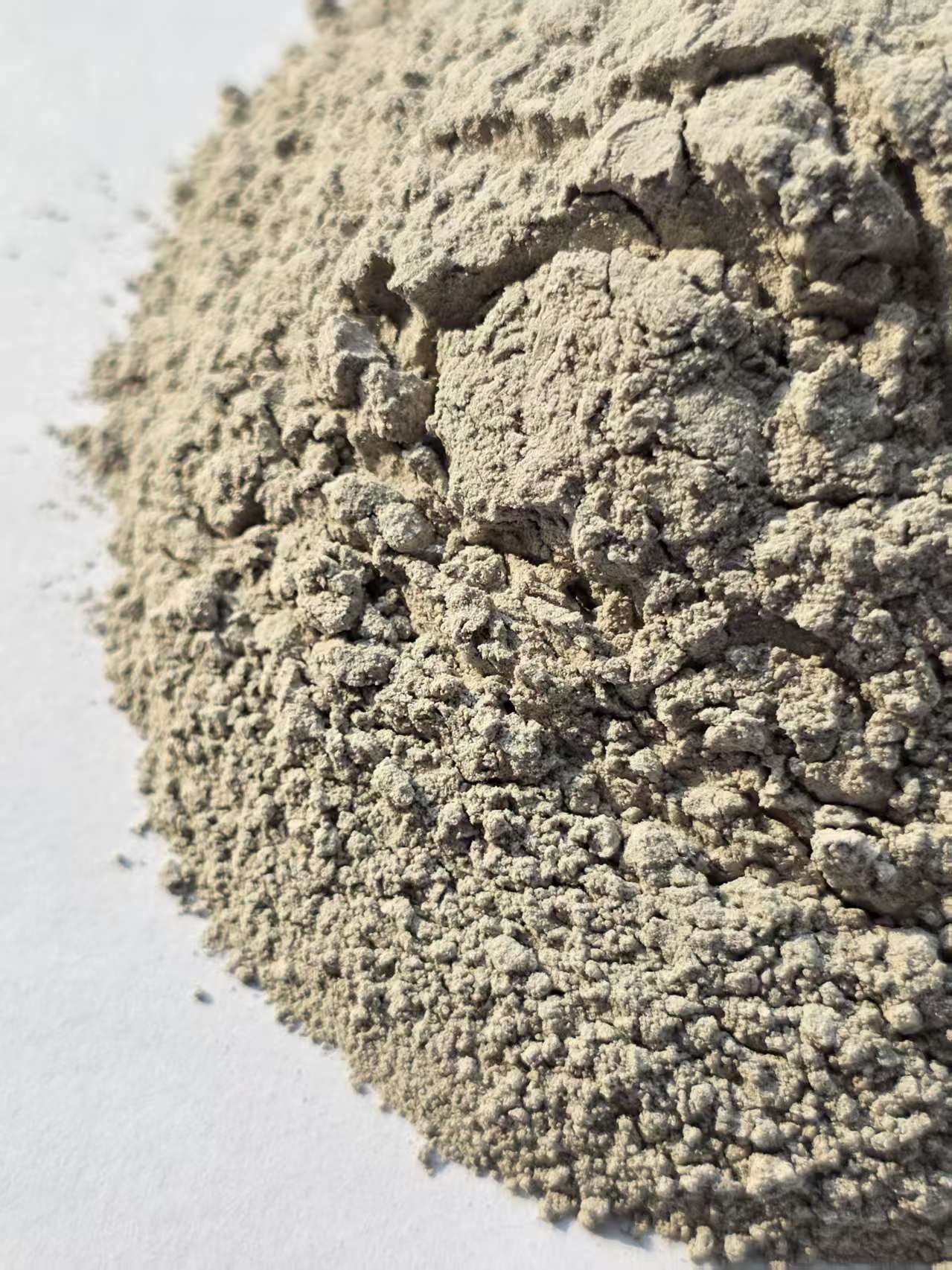 Refractory application of brown fused alumina